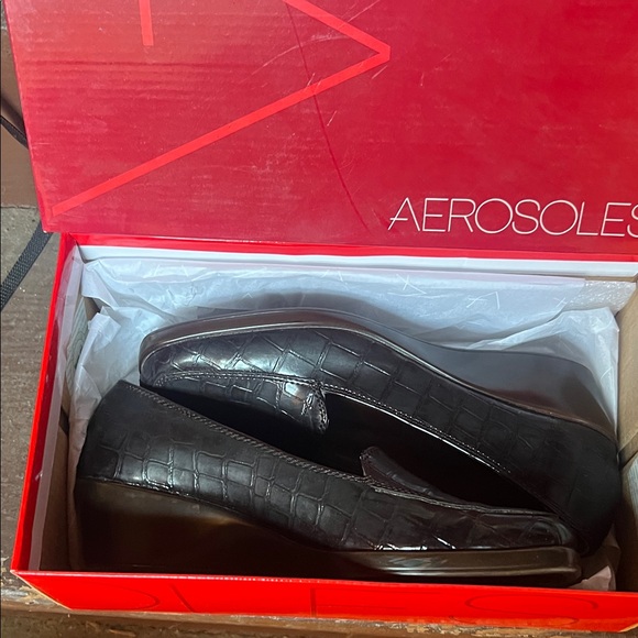 AEROSOLES Dark Brown Croc-Patterned Flats - Picture 1 of 6